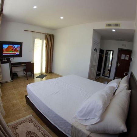 Trajan Hotel Timgad Exterior photo