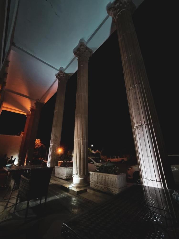 Trajan Hotel Timgad Exterior photo